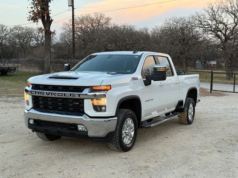 Used 2020 Chevrolet Silverado 2500 LT w/ Convenience Package image 7
