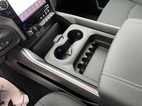 New 2025 RAM 2500 Big Horn AWD/4WD image 24