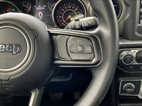 Used 2022 Jeep Wrangler Unlimited Sport image 19