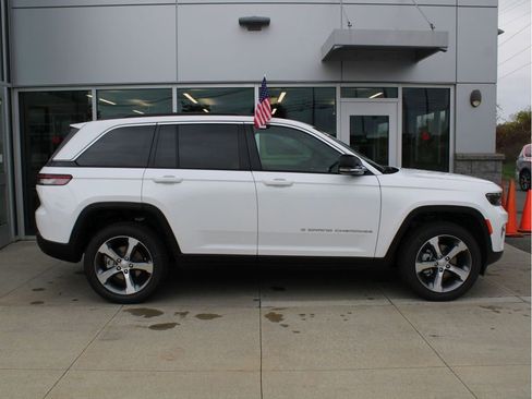 New 2025 Jeep Grand Cherokee Limited image 4