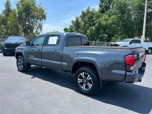 Used 2019 Toyota Tacoma TRD Sport AWD/4WD image 4