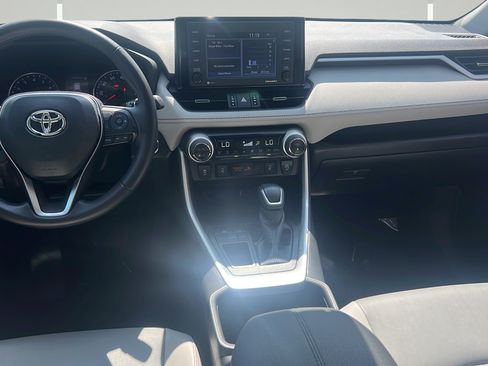 Used 2022 Toyota RAV4 XLE Premium FWD image 17