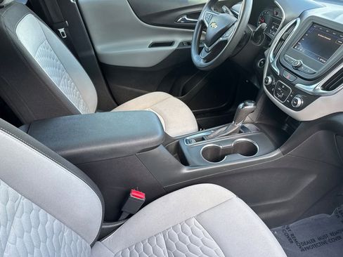 Used 2021 Chevrolet Equinox LS w/ LS Convenience Package FWD image 16