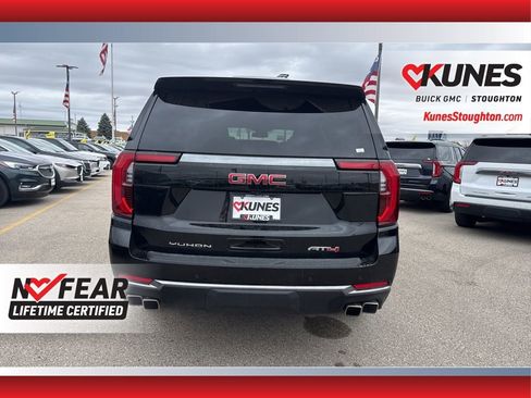 Used 2025 GMC Yukon XL AT4 image 8