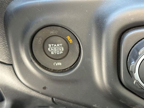 Used 2023 Jeep Wrangler Unlimited Sahara w/ Cold Weather Group image 16