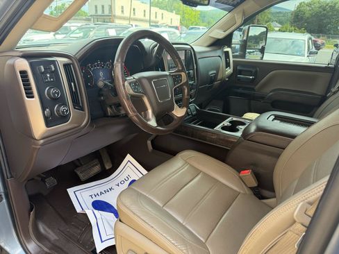 Used 2016 GMC Sierra 2500 Denali w/ Duramax Plus Package AWD/4WD image 11