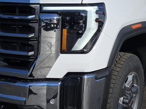 New 2026 GMC Sierra 2500 SLT w/ Texas SLT Premium Package image 6