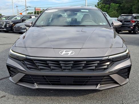Certified 2024 Hyundai Elantra SEL w/ Convenience Package FWD image 2