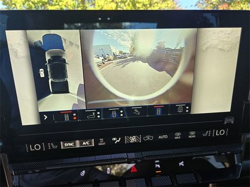 Used 2024 GMC Hummer EV 2X image 12