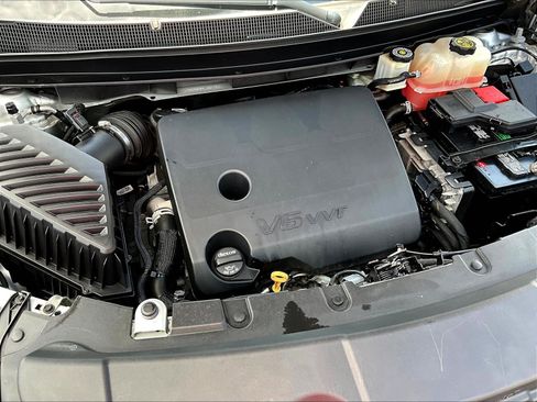 Used 2020 Chevrolet Traverse LT FWD image 31