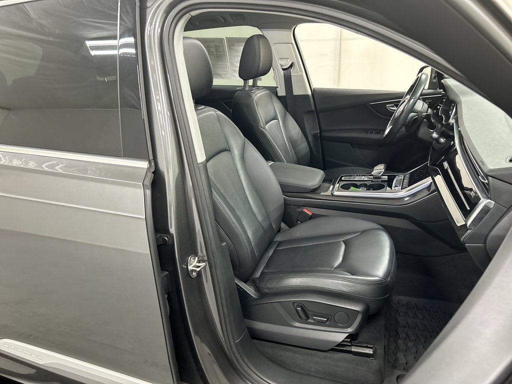 Used 2022 Audi Q7 3.0T Premium AWD/4WD image 24