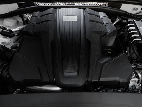 Certified 2022 Porsche Macan S AWD/4WD image 39