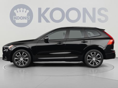 Used 2024 Volvo XC60 B5 Plus AWD/4WD image 2