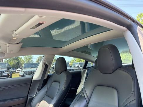 Used 2018 Tesla Model 3 Mid Range image 24