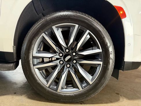 Used 2021 Cadillac Escalade ESV Premium Luxury image 10