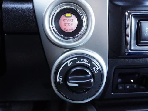 Used 2019 Nissan Titan PRO-4X w/ Pro-4x Convenience Package AWD/4WD image 26