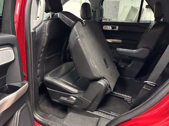 Used 2023 Ford Explorer Limited w/ Limited Technology Package AWD/4WD image 33