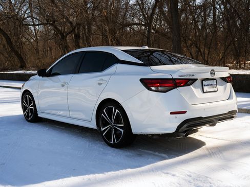 Used 2023 Nissan Sentra SR w/ SR Premium Package image 7