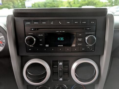 Used 2010 Jeep Wrangler Unlimited Sahara w/ Trailer Tow Group image 20