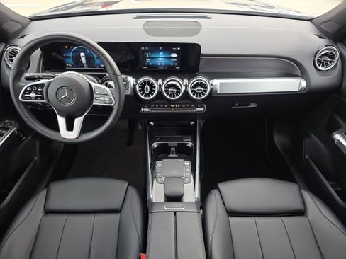 Used 2021 Mercedes-Benz GLB 250 image 11