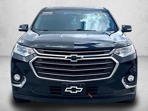 Used 2019 Chevrolet Traverse Premier w/ Driver Confidence II Package FWD image 3