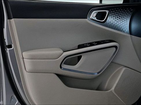 Used 2022 Kia Soul EX image 23