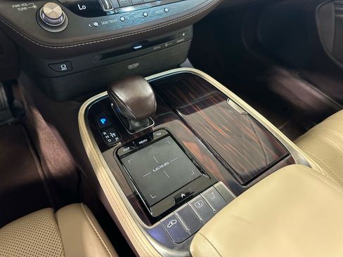 Used 2020 Lexus LS 500 w/ Interior Upgrade Package image 30