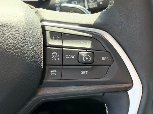 Used 2023 Jeep Grand Cherokee 30th Anniversary image 19