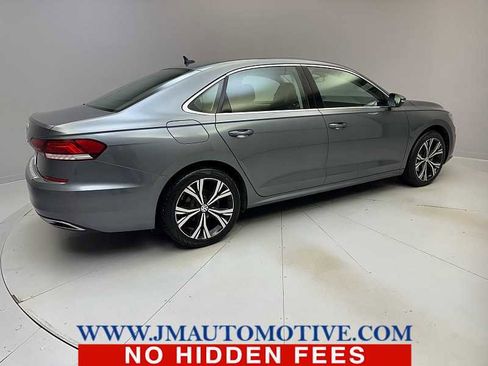 Used 2021 Volkswagen Passat 2.0T SE image 5
