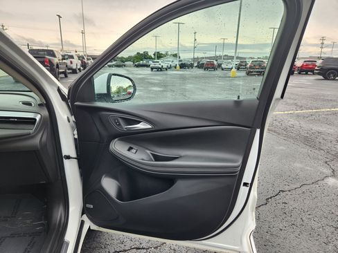 Used 2025 Buick Encore GX Avenir w/ Avenir Technology Package AWD/4WD image 39