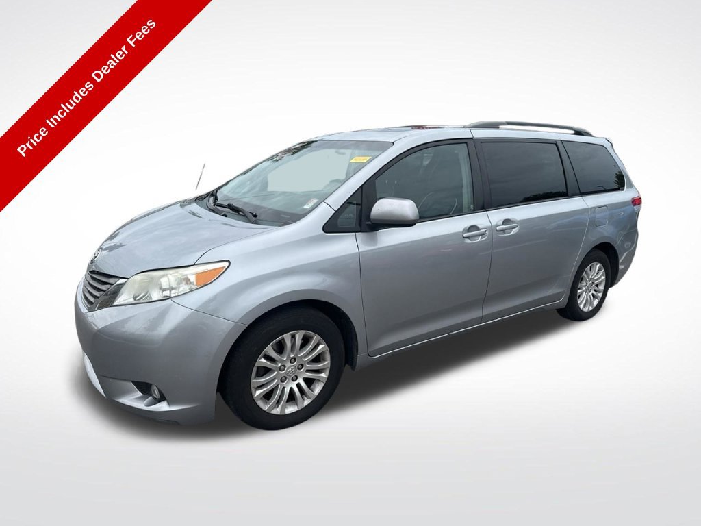 Used 2014 Toyota Sienna XLE FWD image 1