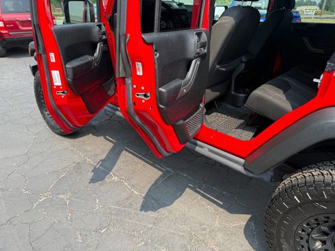 Used 2016 Jeep Wrangler Unlimited Sport image 7