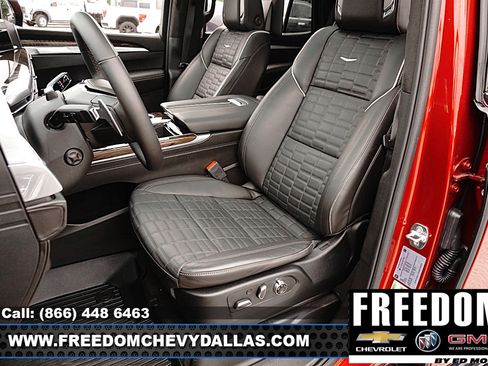 Certified 2025 Cadillac Escalade Sport Platinum w/ LPO, ONYX Package AWD/4WD image 9