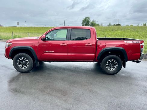 Used 2023 Toyota Tacoma TRD Off-Road AWD/4WD image 8