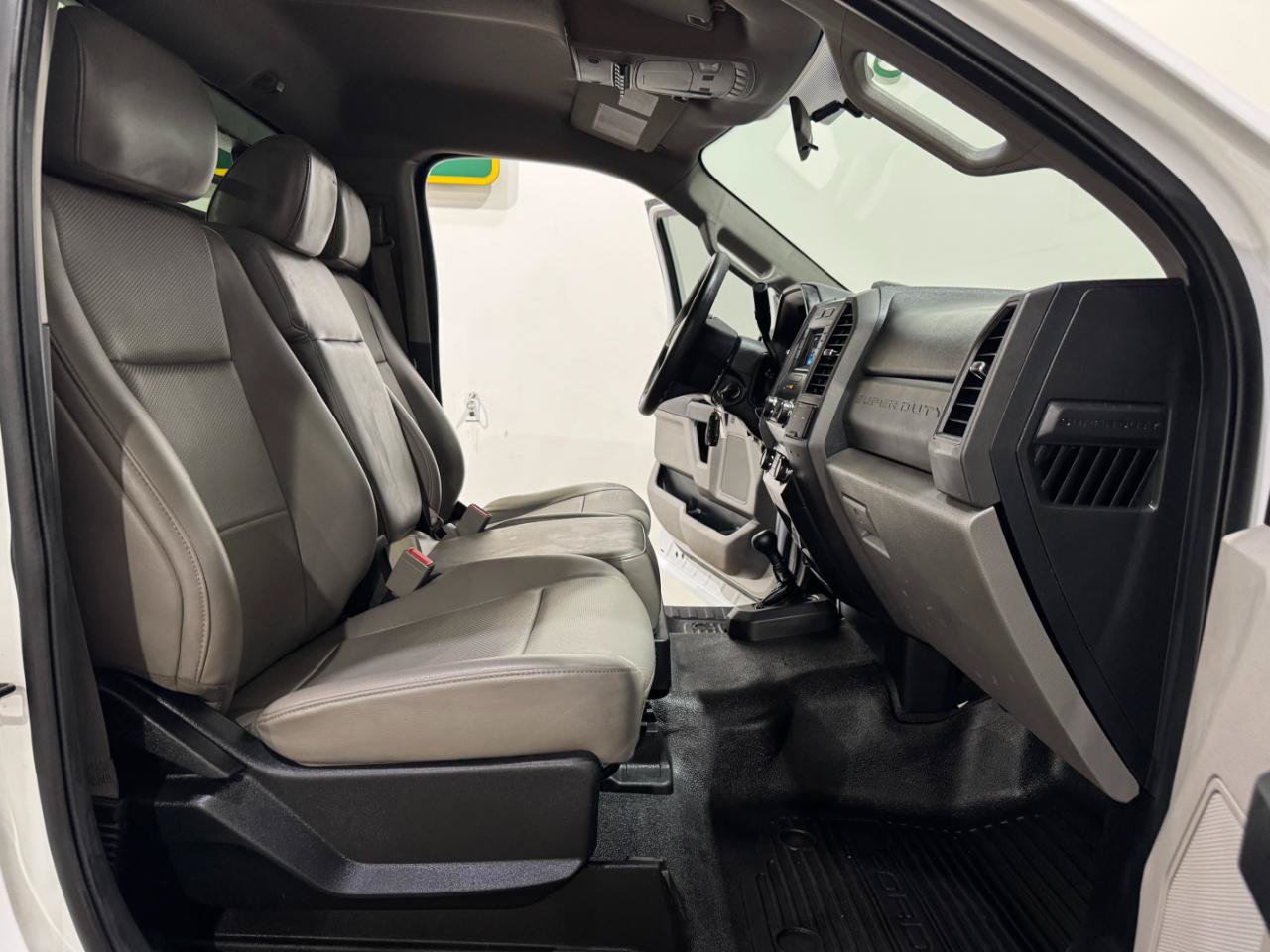 Used 2019 Ford F550 4x4 Regular Cab Super Duty image 13