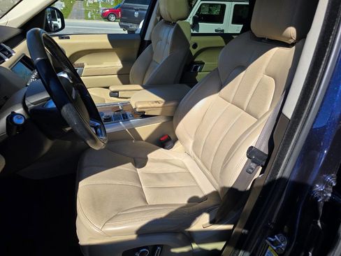 Used 2016 Land Rover Range Rover Sport HSE image 11