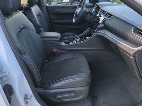 Used 2023 Jeep Grand Cherokee L Altitude image 22