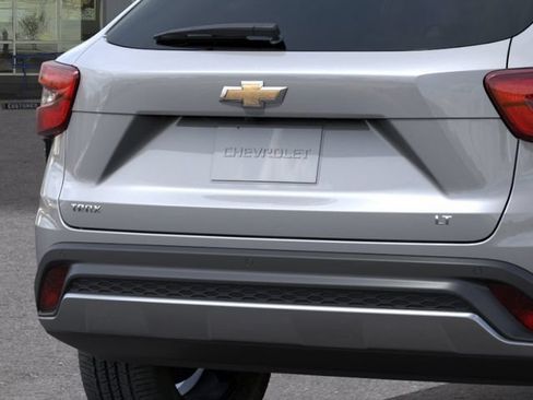 New 2026 Chevrolet Trax LT w/ Sunroof Package FWD image 14