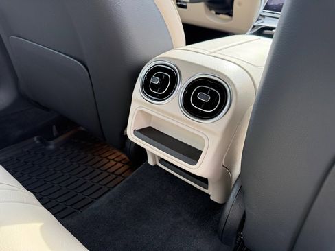 Used 2024 Mercedes-Benz C 300 4MATIC Sedan image 33