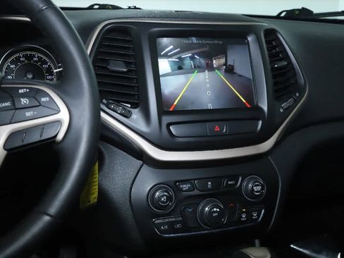 Used 2015 Jeep Cherokee Latitude w/ Cold Weather Group image 29