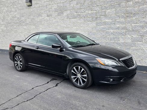 Used 2013 Chrysler 200 S FWD image 7