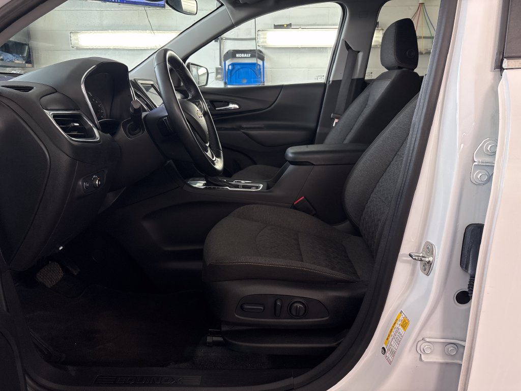 Used 2024 Chevrolet Equinox LT FWD image 12