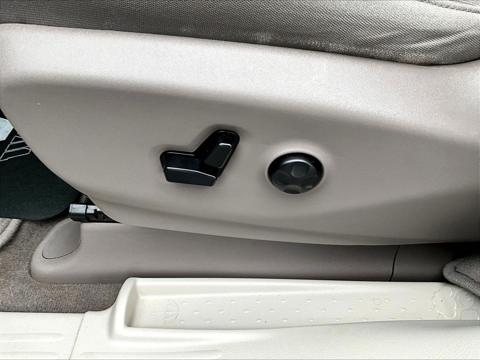 Used 2019 Chrysler Pacifica Touring Plus w/ Advanced Safetytec Group FWD image 34