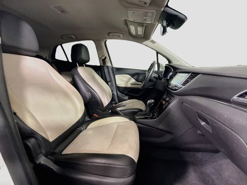 Used 2020 Buick Encore Preferred FWD image 29
