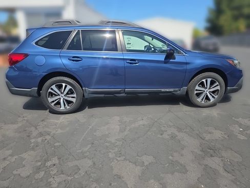 Used 2019 Subaru Outback 2.5i Limited AWD/4WD image 3