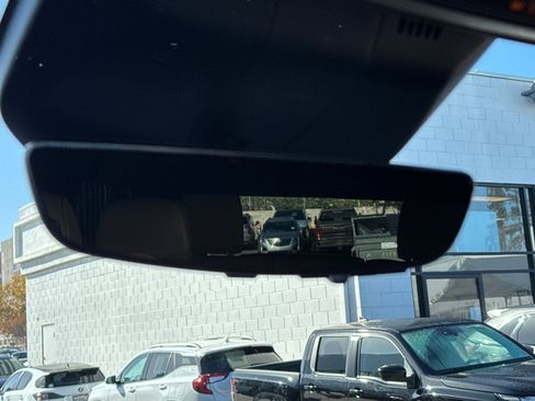 Used 2023 Cadillac Escalade ESV Premium Luxury image 23