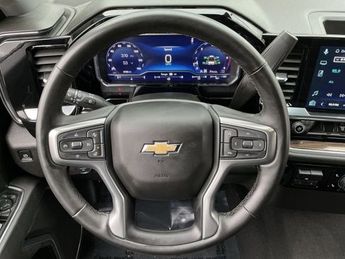 Used 2025 Chevrolet Silverado 2500 LT w/ Convenience Package image 24