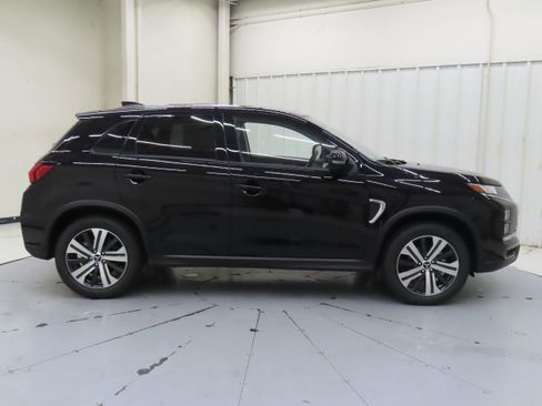 New 2025 Mitsubishi Outlander Sport SE image 2