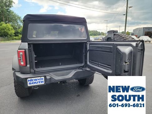 Used 2023 Ford Bronco Wildtrak image 35