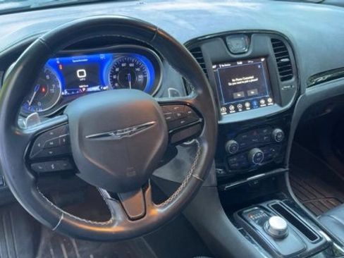 Used 2021 Chrysler 300 S w/ S Model Appearance Package RWD image 6